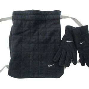 Nike Club Fleece‎ Gloves with Quilted Backpack Shoulder Straps in Black